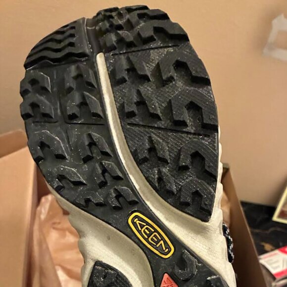 KEEN womens Nxis Evo Mid Height Waterproof Boots size 9 - Picture 9 of 12